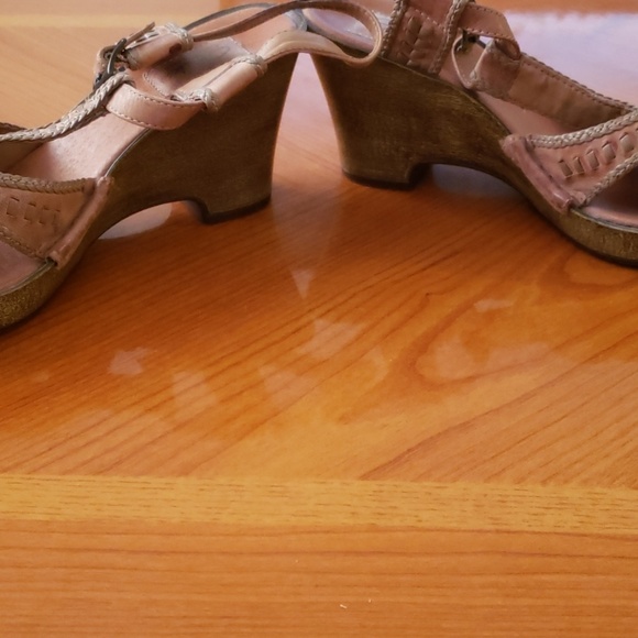 Clark's Sandles - Picture 5 of 5